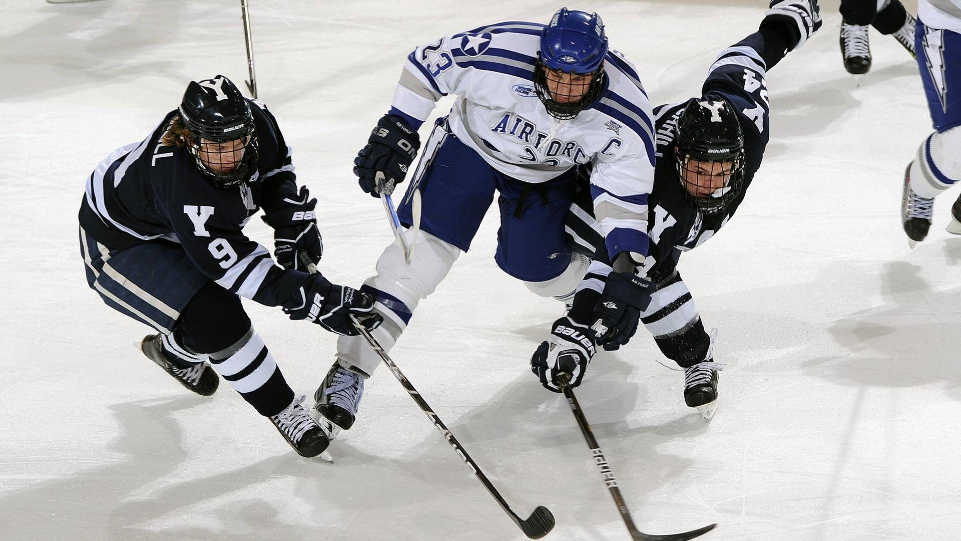 开云体育官网-新神登基与旧神黄昏，莱万生涯之夜映衬西班牙的鏖战
