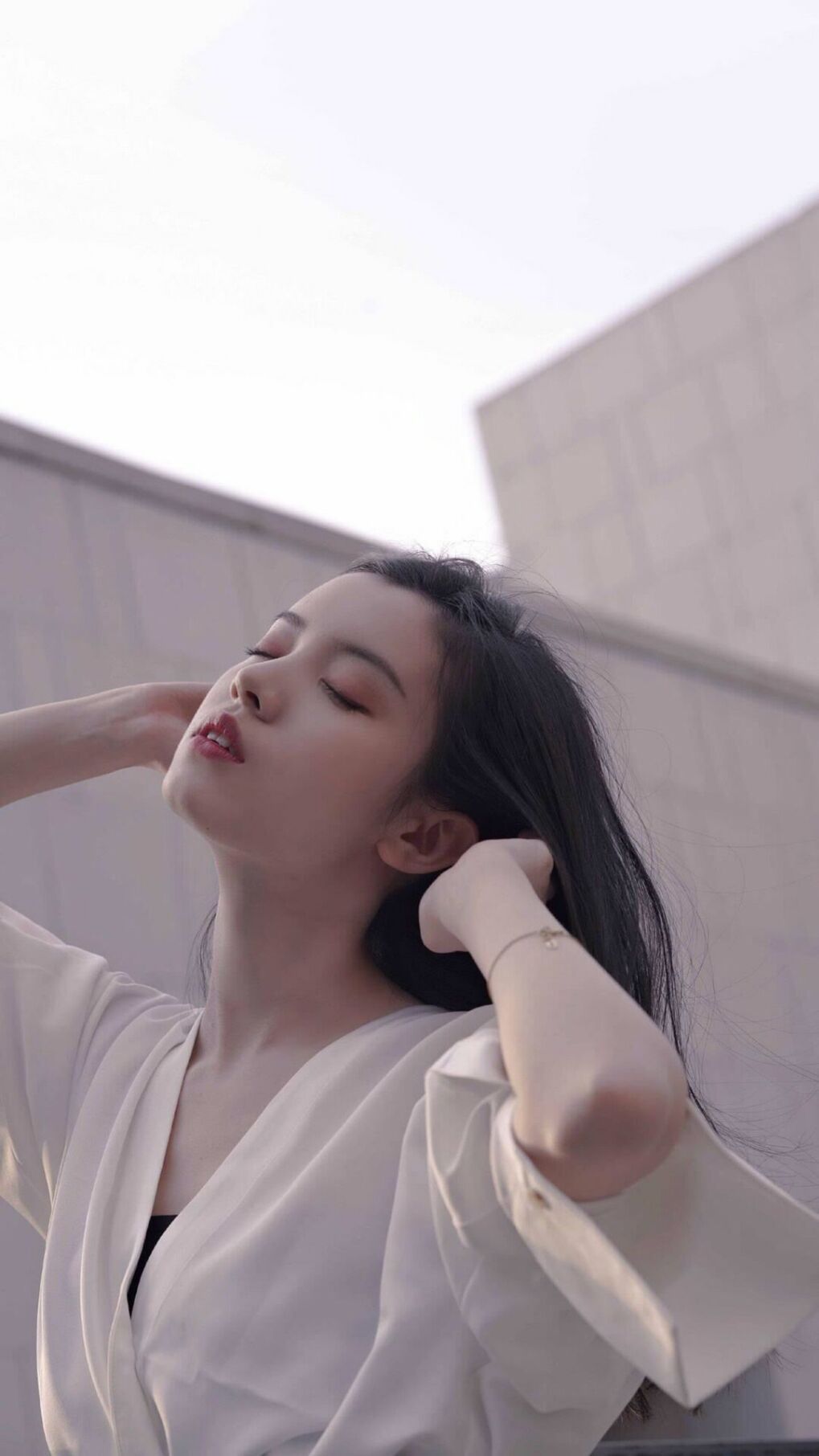 以下是为您构思的文章和标题